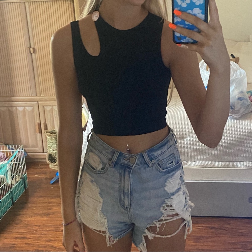 Beachside boutique tank